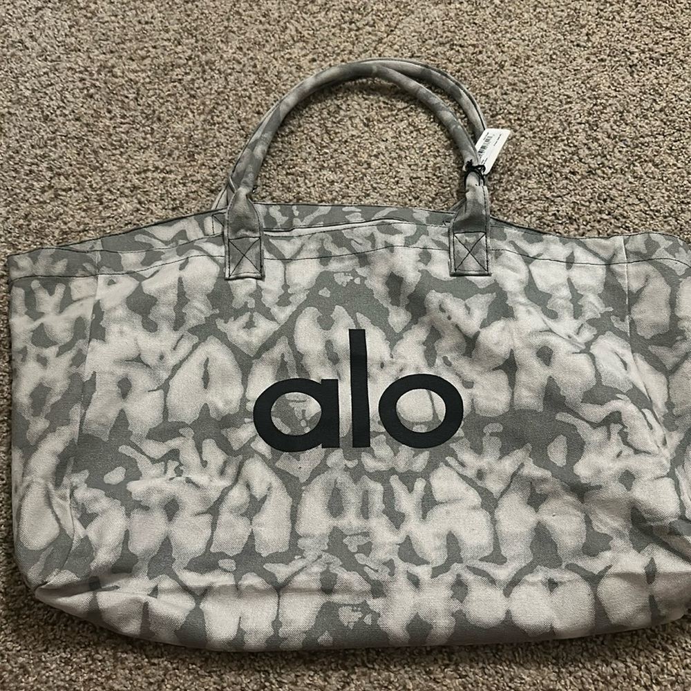 Alo yoga tote
